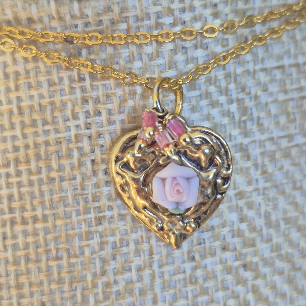Gold Pendant Necklace With Heart Pendant With Ceramic Rose - Picture 2 of 6